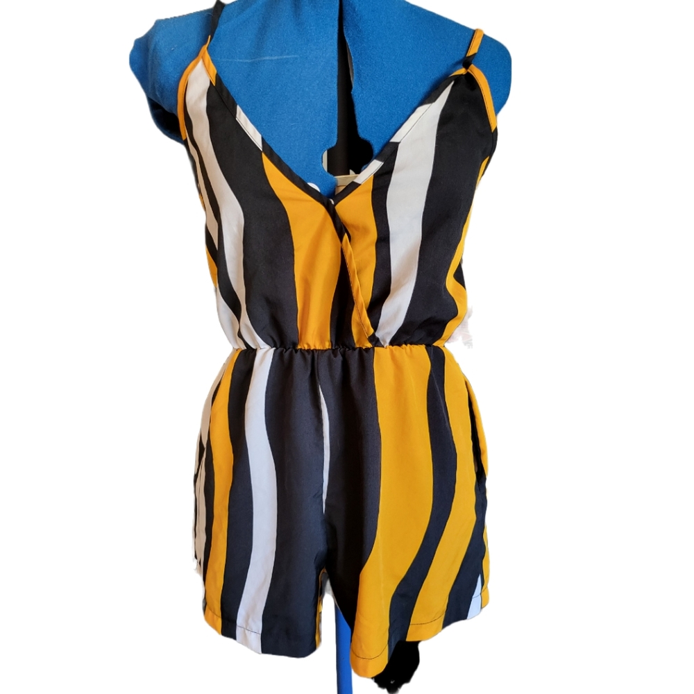 Colorblock Shorts Romper in Black, White & Yellow sz M